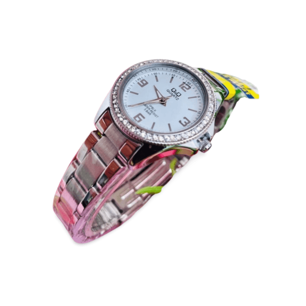 Reloj Q&Q Metálico Resistente al Agua Plateado-blanco